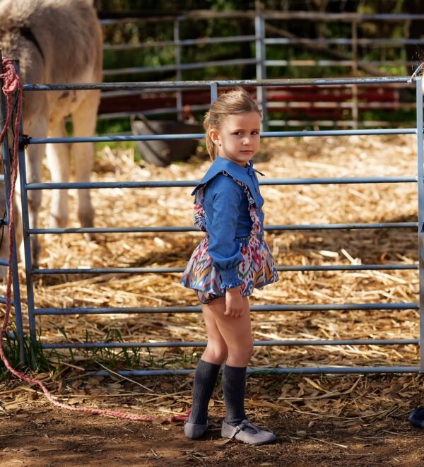 Conjunto peto short étnico de niña José Varón - Imagen 2