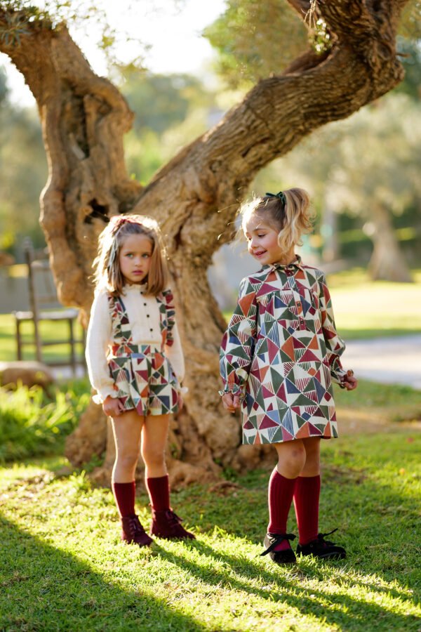 Conjunto niña short tirantes geométrico de cocote - Imagen 4