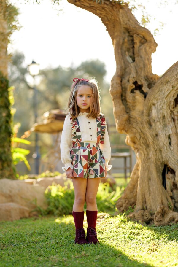 Conjunto niña short tirantes geométrico de cocote - Imagen 2