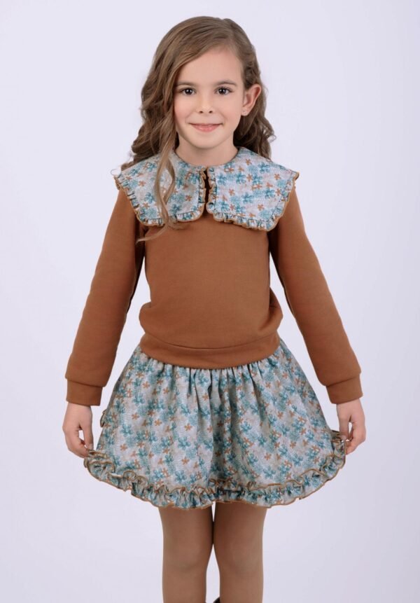 Conjunto Infantil Sudadera Camel Falda Estampado Flores de Nekenia 2511015 - Imagen 3