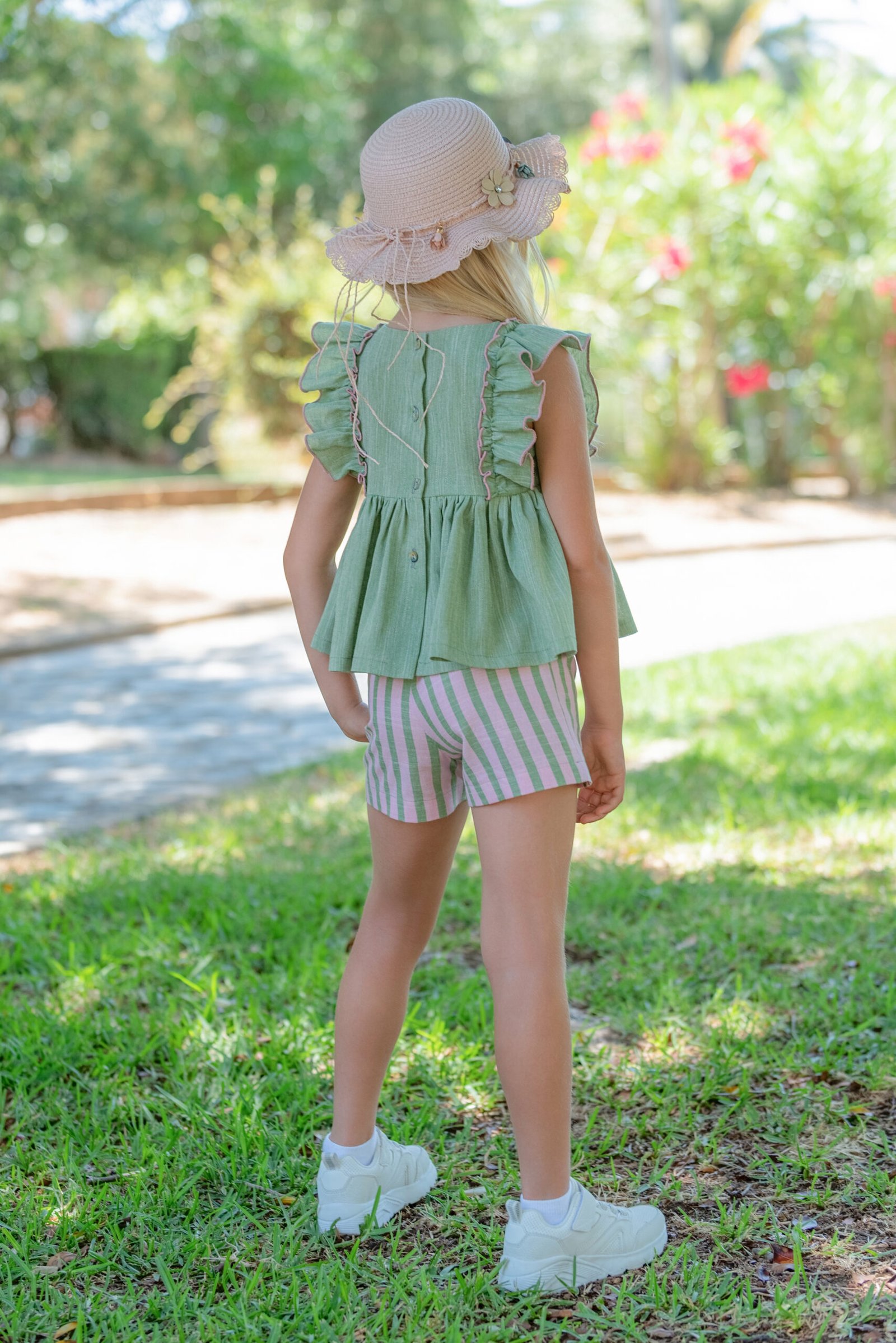 Conjunto top liso con volantes laterales de Vera 26VC02 - Imagen 3